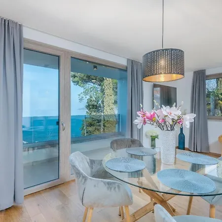 Ema Apartment